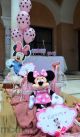 Minnie Mouse σε vintage ύφος με ροζ πουα μπαλόνια